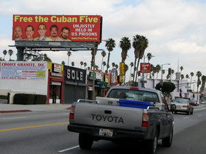 Develada en Los Ángeles la cartelera "Liberen a los Cinco"
